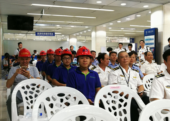 抢修遭台风重创的九洲港口岸，时博(中国)shibo·官方网页版,义不容辞！