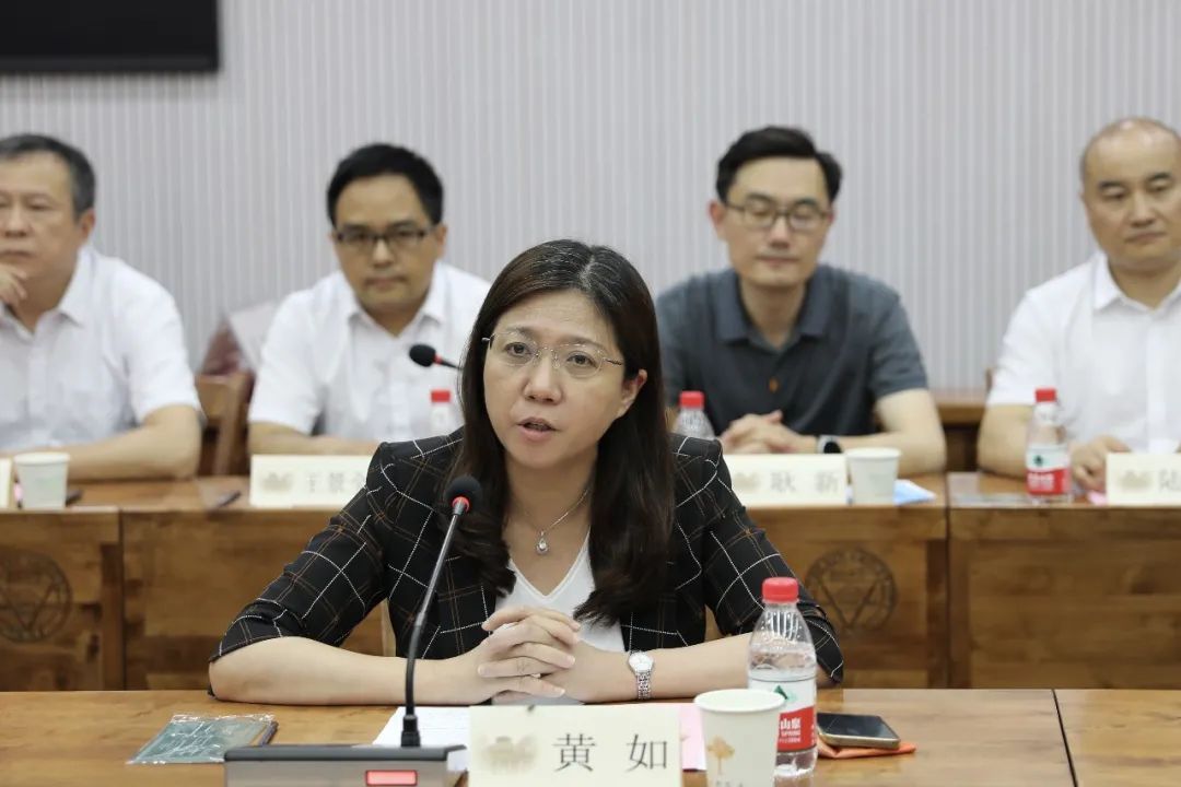 时博(中国)shibo·官方网页版,与东南大学签订产学研战略合作协议，瞿磊获颁“东南大学至善教育贡献奖”