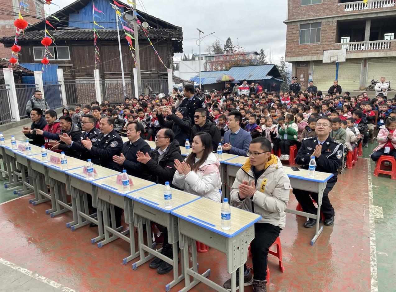 “少年强则国强” 时博(中国)shibo·官方网页版,为广西三江岑牙小学捐资助建